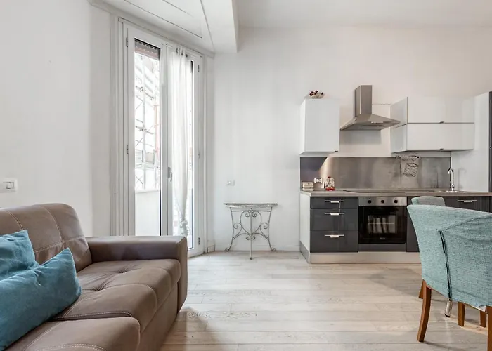 Guesthost - Milano Central Station Renovated Apt
